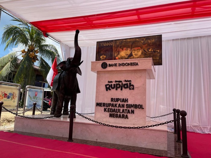 Tugu Rupiah di Sebatik
