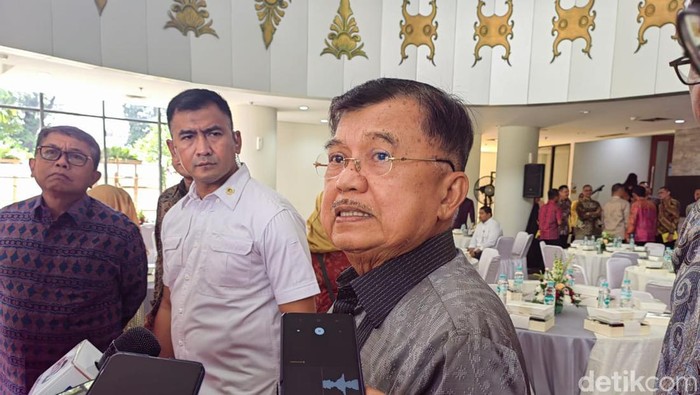 Wakil Presiden ke-10 dan 12 Jusuf Kalla (JK) di Universitas Indonesia, Depok, Sabtu (24/2/2024).
