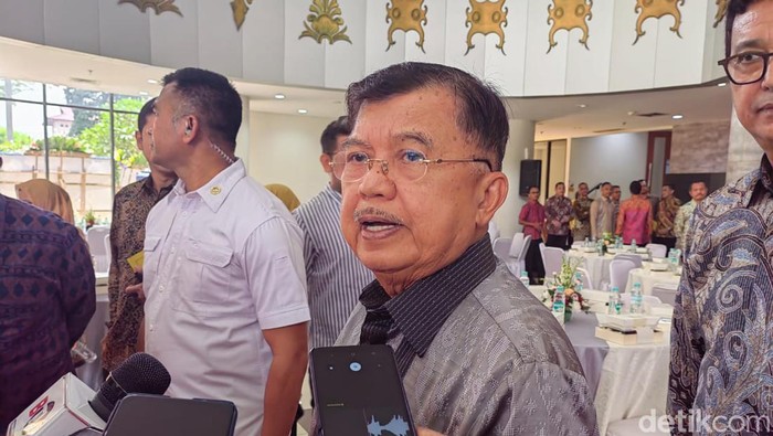 Wakil Presiden ke-10 dan 12 Jusuf Kalla (JK) di Universitas Indonesia, Depok, Sabtu (24/2/2024).
