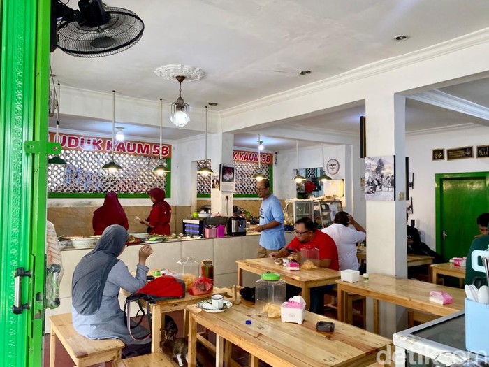 Wow! Nasi Uduk Legendaris di Bogor Ini Sudah Buka Sejak 1890 Wow! Nasi Uduk Legendaris di Bogor Ini Sudah Buka Sejak 1890