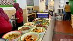 Berusia 134 Tahun, Nasi Uduk Legendaris Aneka Lauk Ini Diantre di Bogor