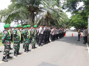 Pengamanan Ekstra Kala Rapat Pleno Penghitungan Suara di KPU Indramayu