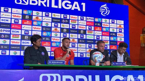 Konferensi pers pra pertandingan Arema versus Persija di Gianyar, Minggu (25/2/2024).