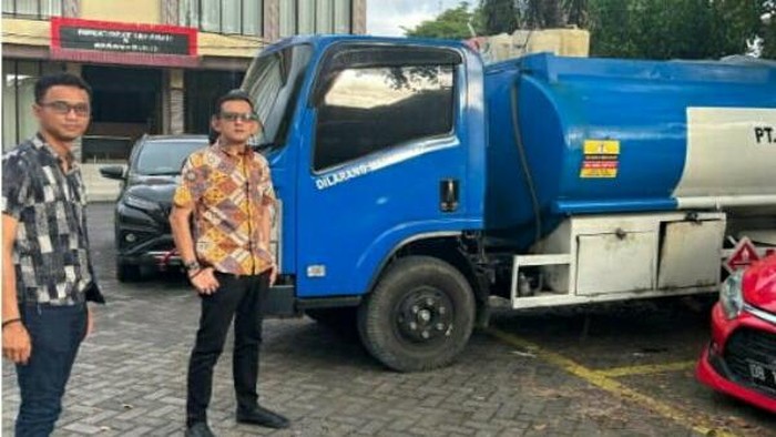 Barang bukti truk yang diamankan terkait penyalahgunaan BBM di Manado.