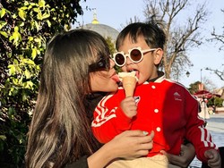 7 Foto Fuji Perdana Ajak Gala Sky ke Turki, Liburan Sambil Momong Ponakan