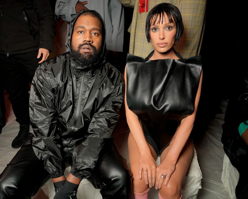 Kanye West dan Bianca Censori Kanye West and Bianca Censori at Marni RTW Fall 2024 as part of Milan Ready to Wear Fashion Week held on February 23, 2024 in Milan, Italy. (Photo by Swan Gallet/WWD via Getty Images)