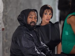 Penampilan Vulgar Bianca Censori, Gaya Baru atau Template Istri Kanye West?