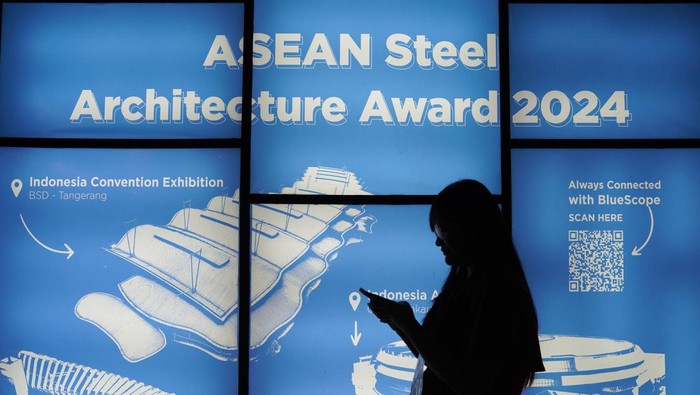 NS BlueScope Indonesia (BlueScope) dan Ikatan Arsitek Indonesia (IAI) berkolaborasi membuka pendaftaran ASEAN Steel Architecture Award 2024 saat pameran ARCH:ID 2024 di Tangerang, Sabtu (24/2/2024).  Ajang penghargaan dibuka untuk arsitek, desainer, dan karya arsitektur berbahan baja.