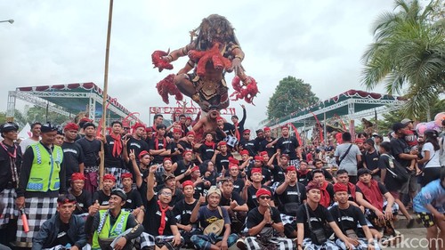 Ogoh-ogoh Aji Cakragni karya Sekaa Teruna Eka Dharma Panca Kerti, Desa Subamia, menjadi juara 1 Festival Ogoh-ogoh Singasana 2024 di Kabupaten Tabanan, Bali. (Ahmad Firizqi Irwan/detikBali)