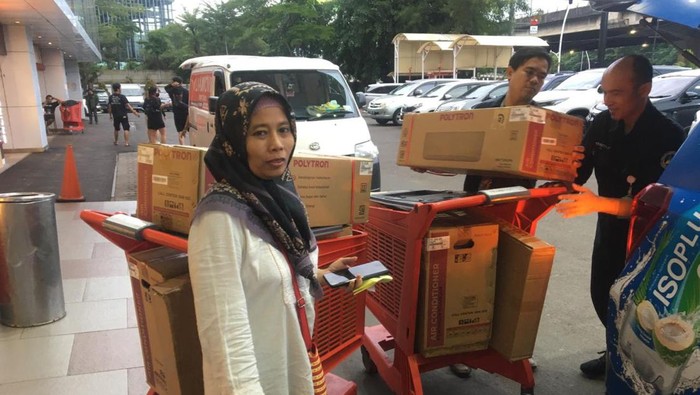 Pembeli Transmart Full Day Sale