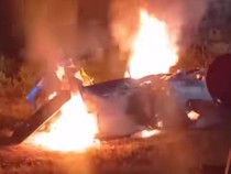 Diduga Hendak Curi HP, Motor Pria di Kupang Ludes Dibakar Warga