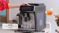 Seulgi juga diketahui doyan minum kopi sampai membeli mesin kopinya sendiri. Mesin kopi dari Philips itu bisa langsung membuat latte hingga cappuccino favoritnya. Foto: YouTube Hi Seulgi