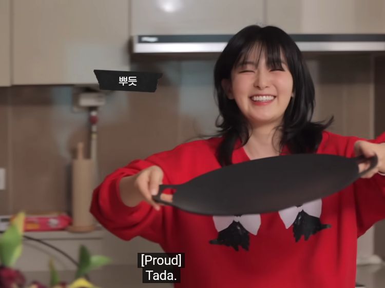 Seulgi Red Velvet Pamer Dapur Baru dan Peralatan Masaknya