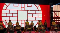 Banyak atraksi yang digelar dalam perayaan Cap Go Meh di Balai Kota Surabaya.