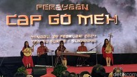 Perayaan Cap Go Meh ini di Balai Kota Surabaya ini merupakan yang pertama kali digelar.
