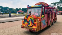 Dengan harga yang terjangkau kereta ini akan membawa detikers mengelilingi taman Tegallega (Foto: Elia Amaliana/detikJabar)