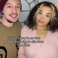 Baru-baru ini, Taylor dan kekasihnya Chloe ingin memiliki anak. Pasangan tersebut menjalani bayi tabung dengan mentransfer dua sel telur yang berbeda, milik Taylor dan Chloe dengan donor sperma. Pembuahan akan dilakukan di rahim Chloe. Foto: Dok. Instagram