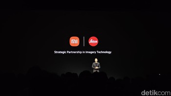 Xiaomi menggandeng Leica, produsen kamera legendaris asal Jerman, untuk kamera Xiaomi 14 Series. Keduanya telah menjalin kemitraan strategis sejak 2022. Foto: Agus Tri Haryanto/detikINET