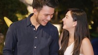 Ketika Yakup Hasibuan berulang tahun, ia pun diberi kejutan romantis dai Jessica Mila. Istrinya saat itu memberi kue ulang tahun yang tampak seperti buku. Foto: Instagram @yakuphasibuan