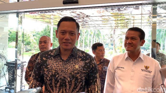 AHY Sowan ke Kantor Airlangga, Minta Wejangan Usai Jadi Menteri