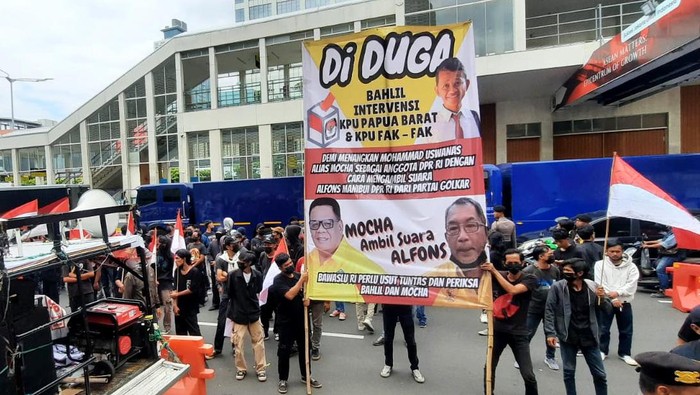 Forum Pengawal Pemilu untuk mengawal proses demokrasi di Indonesia Jujur dan adil, mendesak Bawaslu RI menuntaskan berbagai kasus sengketa pemiilu.