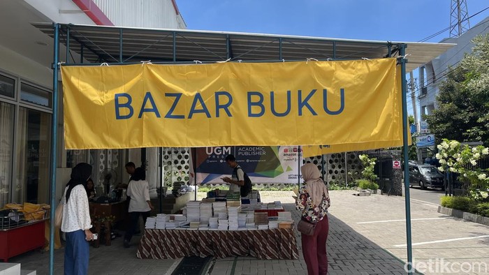 Bazar buku UGM Press dibuka 26 Februari-9 Maret 2024.