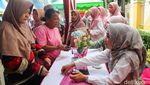 Antusiasme Warga Serbu Sembako Murah Bulog