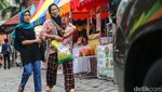 Antusiasme Warga Serbu Sembako Murah Bulog