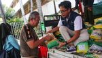 Antusiasme Warga Serbu Sembako Murah Bulog