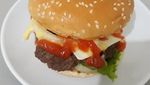 Gurih Enak! 20 Burger Kaki Lima Rp 10.000-an Ada di Sini