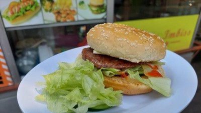 Gurih Enak! 20 Burger Kaki Lima Rp 10.000-an Ada di Sini