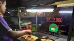 Gurih Enak! 20 Burger Kaki Lima Rp 10.000-an Ada di Sini
