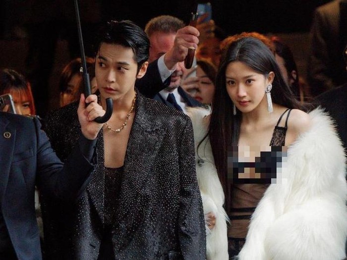 Doyoung NCT dan Moon Ga Young di Dolce & Gabbana Spring/Summer 2024 show
