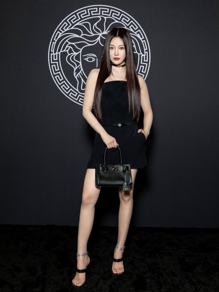 Gaya Artis Korea di Milan Fashion Week 2024, Moon Ga Young Tuai Perdebatan Gaya Artis Korea di Milan Fashion Week 2024, Moon Ga Young Tuai Perdebatan
