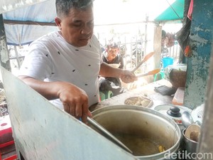 Asa Heri Eks Debt Collector yang Kini Nyaman Jualan Soto