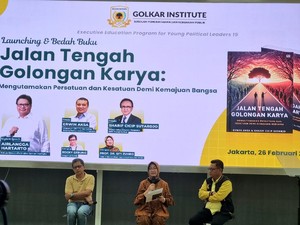 Peneliti BRIN-Rocky Gerung Apresiasi Buku Jalan Tengah Golongan Karya