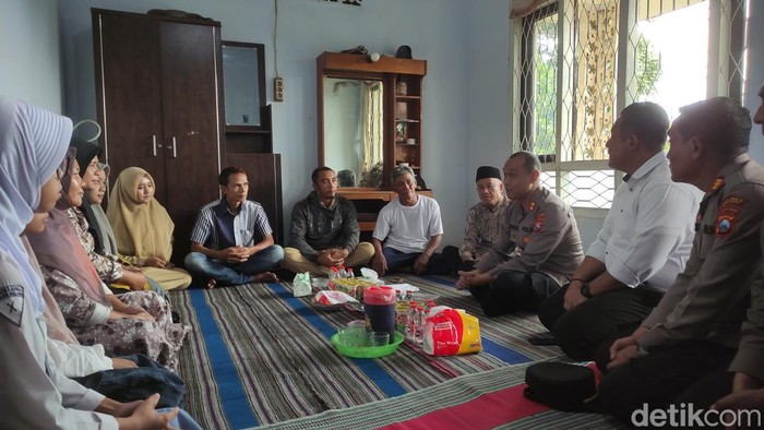 Kapolres Malang mengunjungi keluarga KPPS yang meninggal