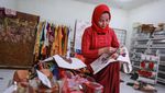 Kece Banget! Kerajinan Batik Disulap Jadi Baju hingga Gantungan Kunci