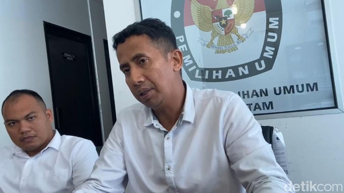 Ketua KPU Batam, Mawardi (Alamudin Hamapu/detikSumut)