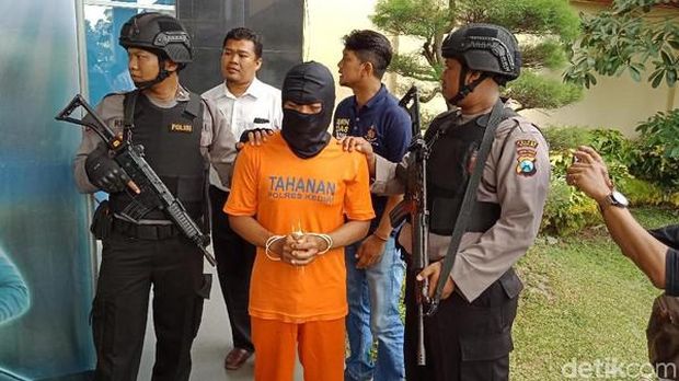 Mayat dengan kaki nongol di Kediri