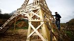 Menara Eiffel dari Kayu Siap Sambut Olimpiade Paris
