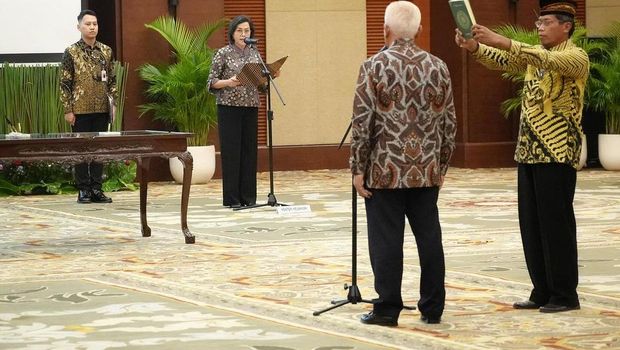 Menteri Keuangan Sri Mulyani lantik Saudara Haryanto sebagai Dewan Pengawas Lembaga Pengelola Investasi (LPI)/ Indonesia Investment Authority (INA) dari unsur profesional untuk periode 2024-2029. (Instagram/smindrawati)