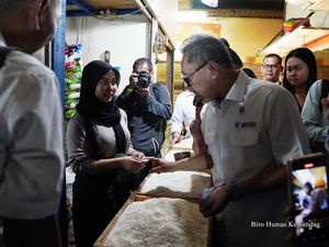 Masyarakat Diimbau Beli Beras SPHP, Zulhas: Stok Banyak, Harga Tak Naik