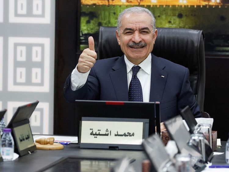 PM Palestina Mohammad Shtayyeh Mengundurkan Diri