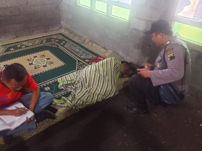 Pria yang ditemukan lemas di wilayah Dusun Sokowulu, Desa Tajuk, Kecamatan Getasan, Kabupaten Semarang, Senin (26/2/2024) pagi.
