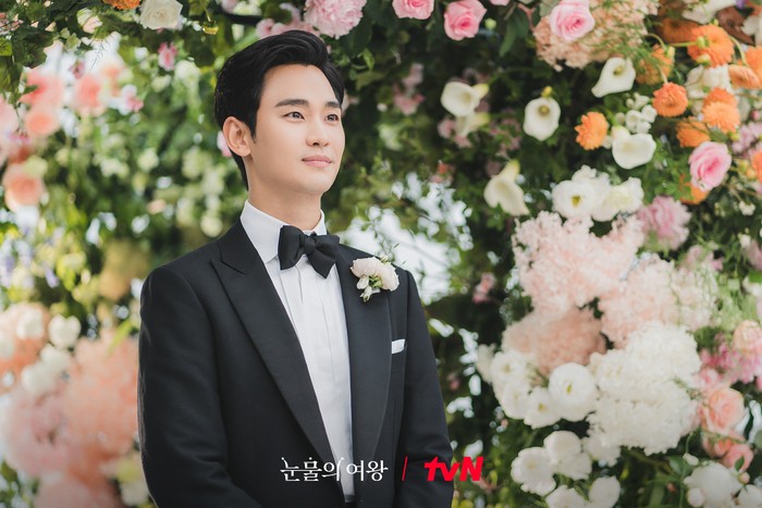 Foto pernikahan Kim Ji Won dan Kim Soo Hyun di drama Korea Queen of Tears.