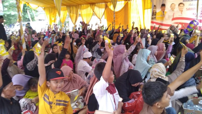 Relawan Sahabat Bang Ara tasyakuran bareng warga