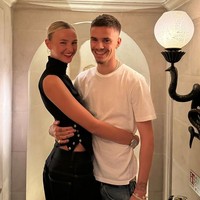 Romeo Beckham, anak kedua David Beckham dan Victoria itu punya kisah cinta yang menarik. Romeo pacaran dengan model bernama MIa Regan sejak usia 16 tahun dan pacaran selama lima tahun. Tapi kini, hubungan asmara mereka kandas. Foto: dok. Instagram/@romeobeckham