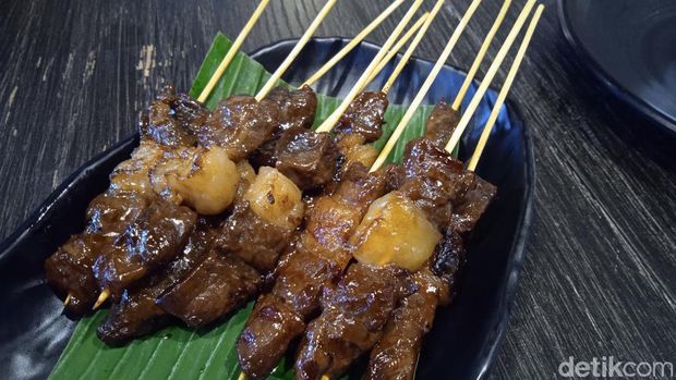 Sate Celup: Empuk Juicy! Sate Tenderloin Favorit Artis hingga Cawapres