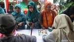 Semringah Warga Bisa Beli Sembako dengan Harga Terjangkau